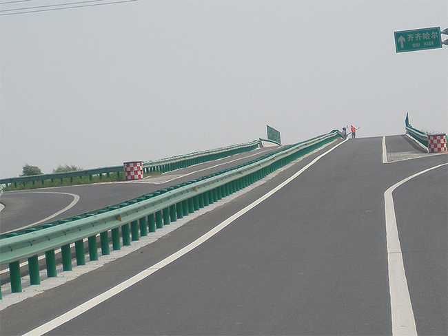 长春高速公路护栏的材质与规格